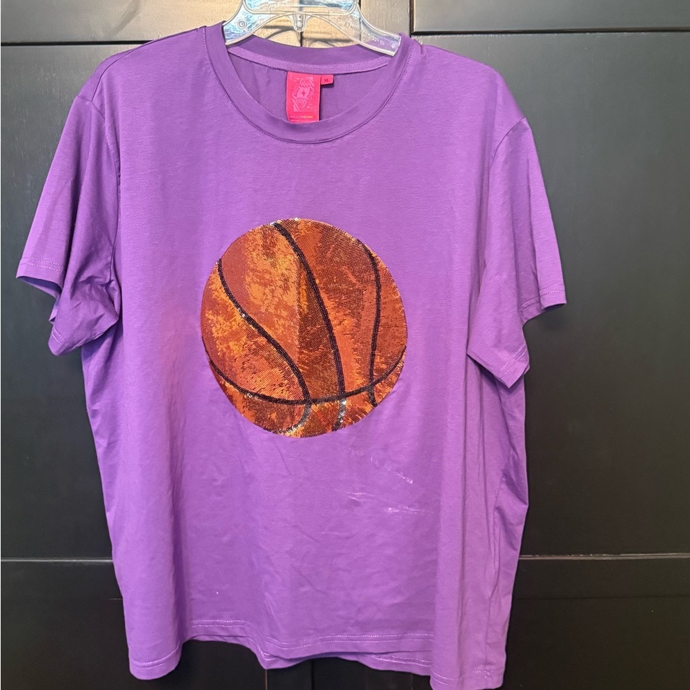 QUEEN OF SPARKLES Purple Basketball Graphic Sequin Tee